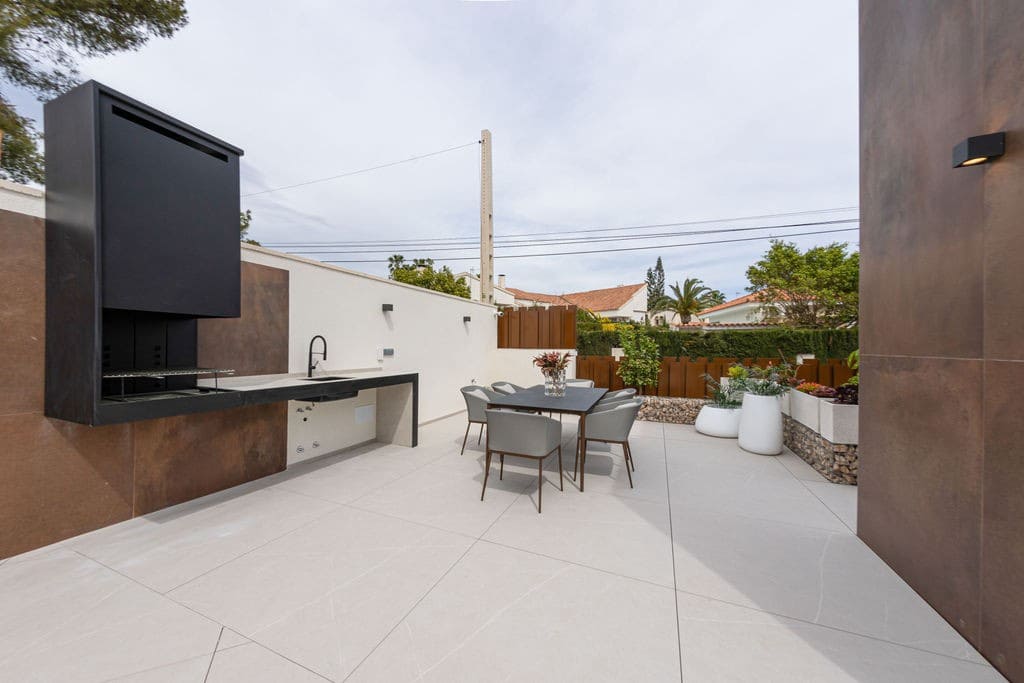 4 bedroom Villa for sale in Benidorm with pool - € 2,825,000 (Ref: 5071706)