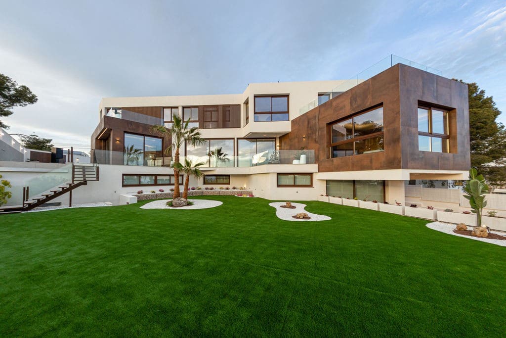 4 bedroom Villa for sale in Benidorm with pool - € 2,825,000 (Ref: 5071706)