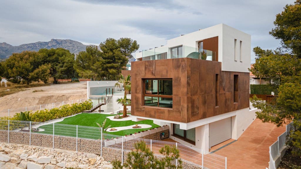 4 bedroom Villa for sale in Benidorm with pool - € 2,825,000 (Ref: 5071706)
