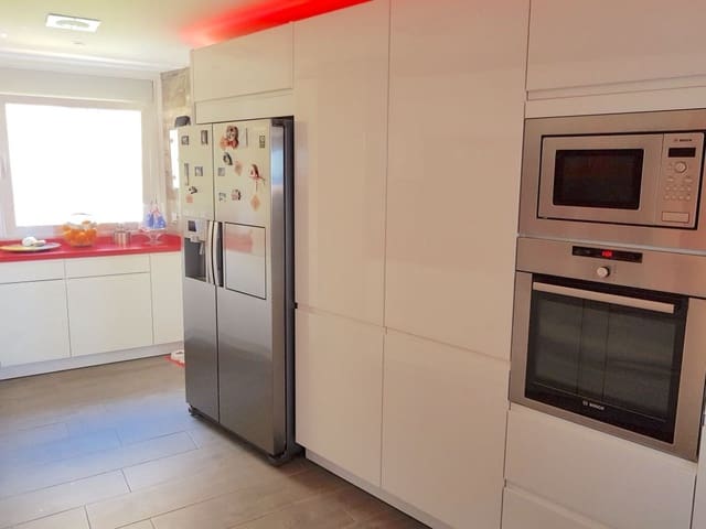 Apartamento de 6 habitaciones en Altea en venta con piscina - 650.000 € (Ref: 6300981)