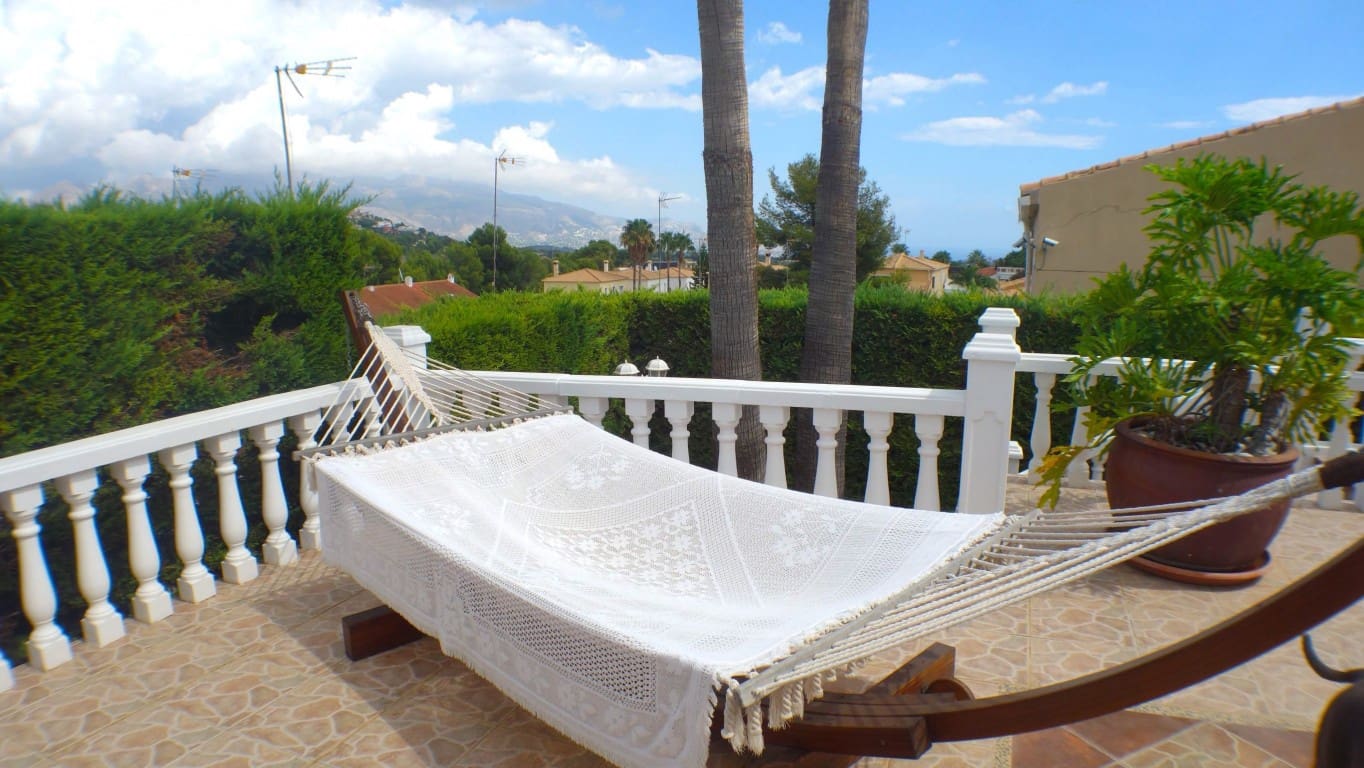 2 slaapkamer Villa te koop in La Nucia met zwembad - € 679.000 (Ref: 6322914)