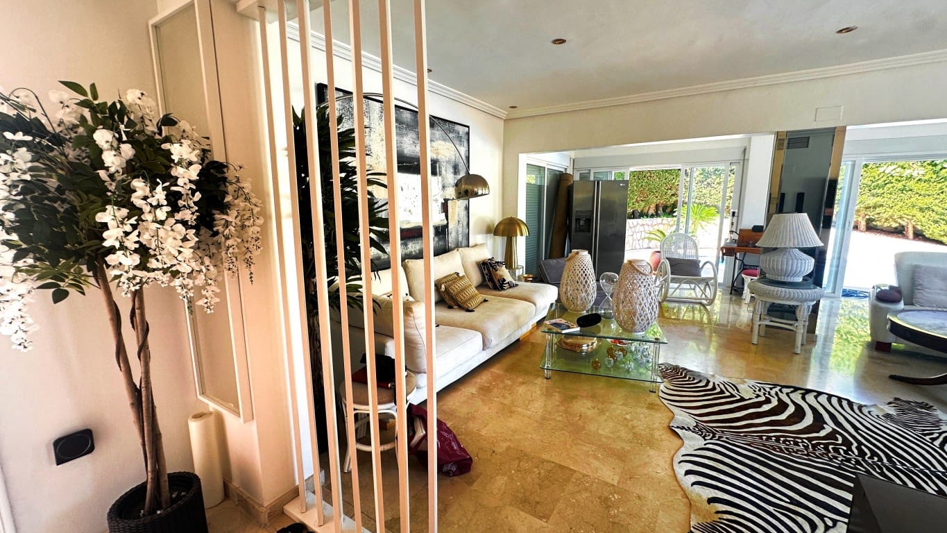 2 slaapkamer Villa te koop in La Nucia met zwembad - € 679.000 (Ref: 6322914)