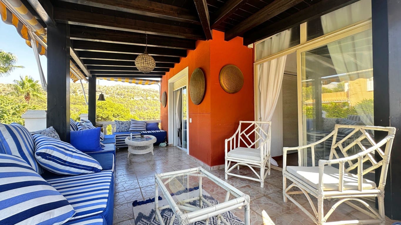 2 slaapkamer Villa te koop in La Nucia met zwembad - € 679.000 (Ref: 6322914)