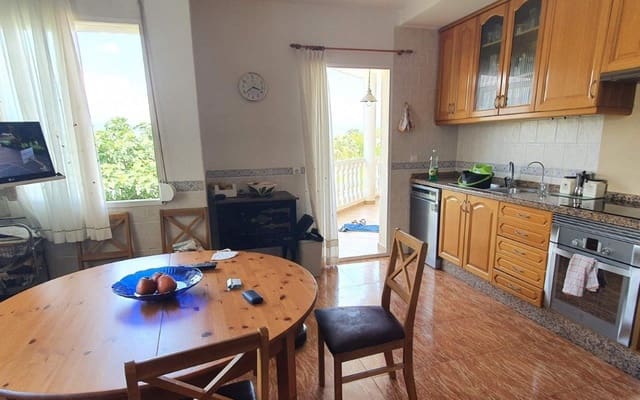 5 bedroom Villa for sale in Pueblo - Urbanizaciones, Alfaz del Pi / L'Alfàs del Pi with pool - € 550,000 (Ref: 7301243)