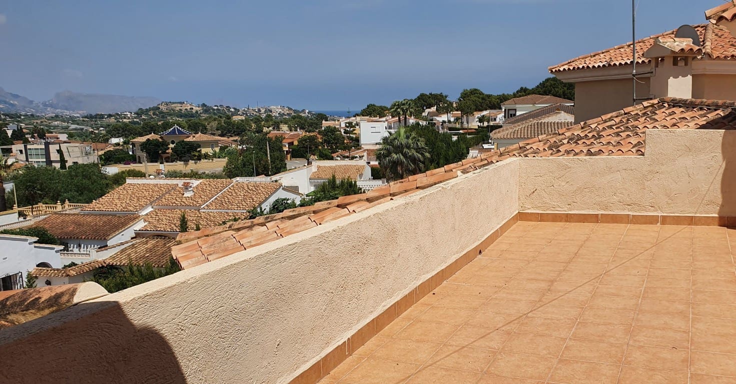 5 bedroom Villa for sale in Alfaz del Pi / L'Alfas del Pi with pool - € 550,000 (Ref: 7301243)