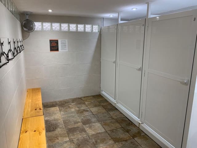 Commercial for sale in Pueblo - Urbanizaciones, Alfaz del Pi / L'Alfàs del Pi - € 289,000 (Ref: 7519358)