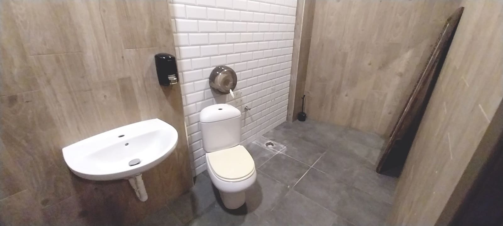 Kommersiell til salgs i Albir - € 1 200 000 (Ref: 7802479)