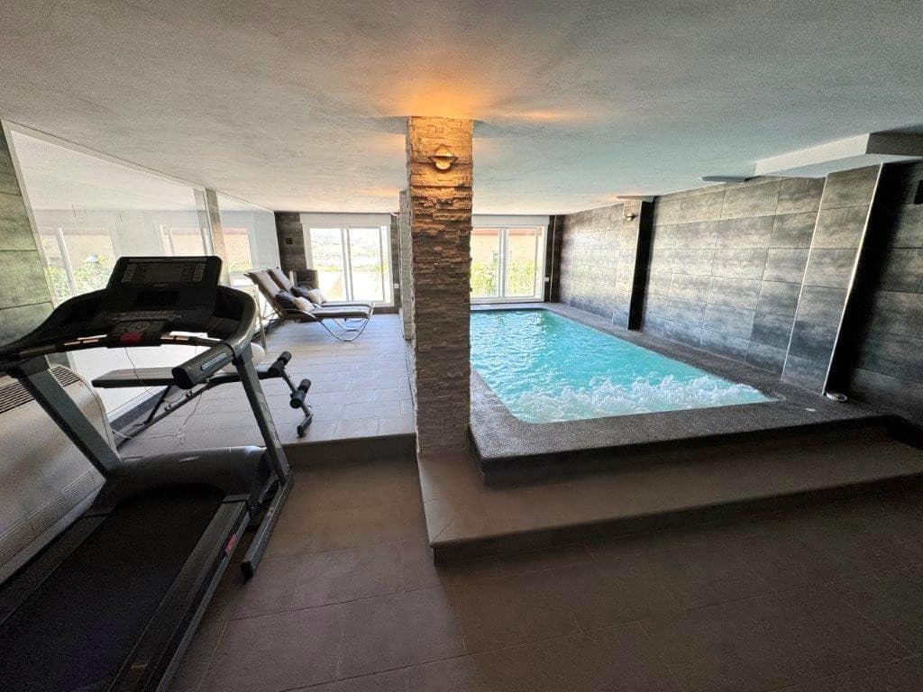 Villa te koop in Callosa d'En Sarria met zwembad - € 595.000 (Ref: 8176353)