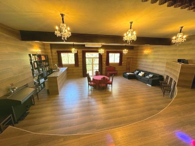 Villa til salgs i Callosa d'En Sarrià med svømmebasseng - € 595 000 (Ref: 8176353)