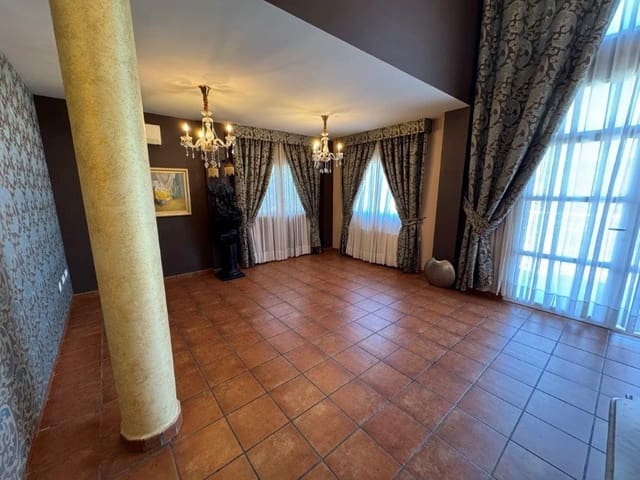 Villa til salgs i Callosa d'En Sarrià med svømmebasseng - € 595 000 (Ref: 8176353)