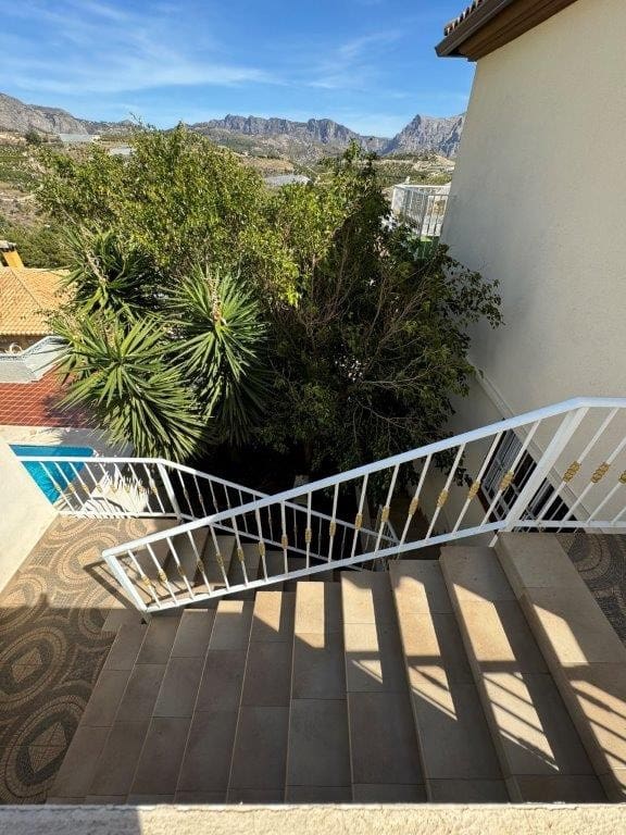 Villa te koop in Callosa d'En Sarria met zwembad - € 595.000 (Ref: 8176353)