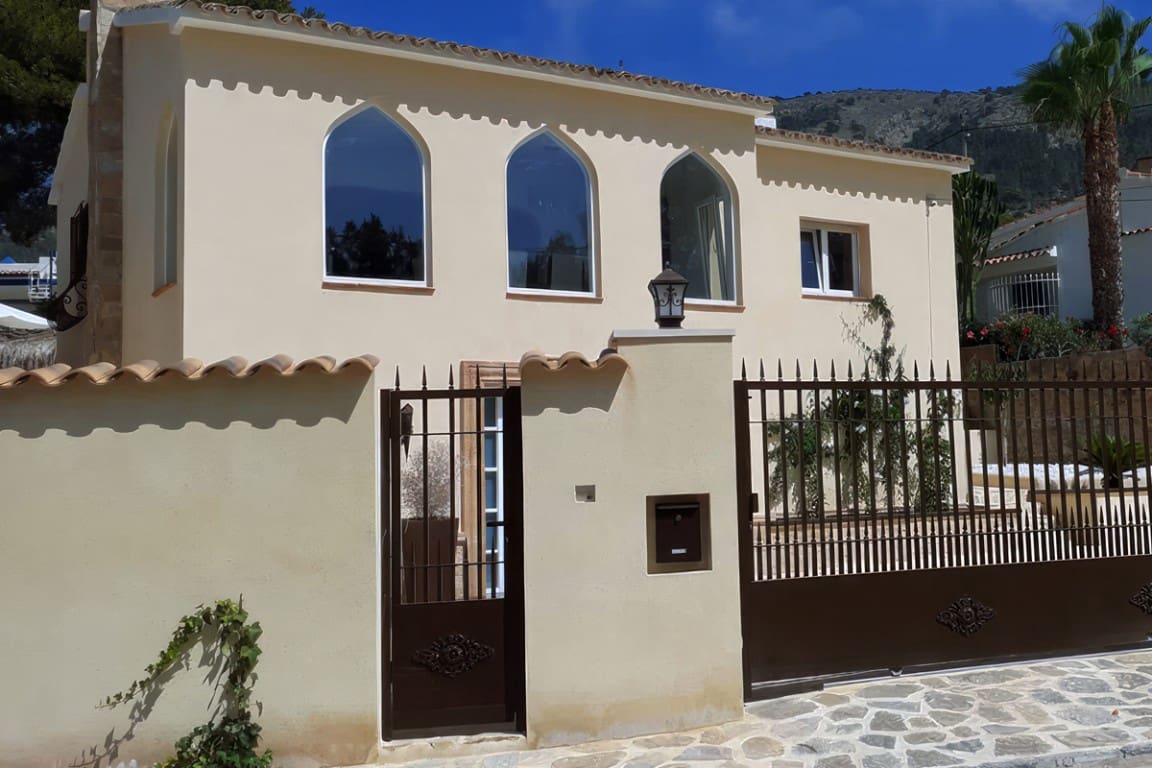3 bedroom Villa for sale in Albir with pool - € 795,000 (Ref: 8321375)