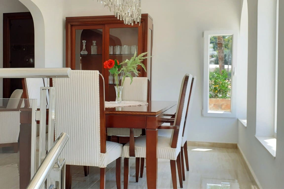 3 bedroom Villa for sale in Albir with pool - € 795,000 (Ref: 8321375)