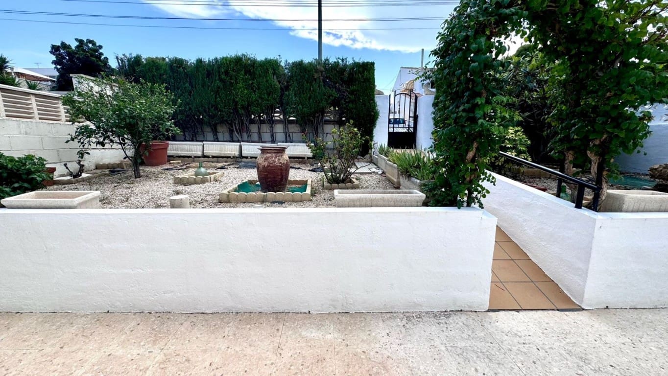 3 makuuhuone Huvila myytävänä paikassa La Nucia mukana uima-altaan - 255 000 € (Ref: 8481806)