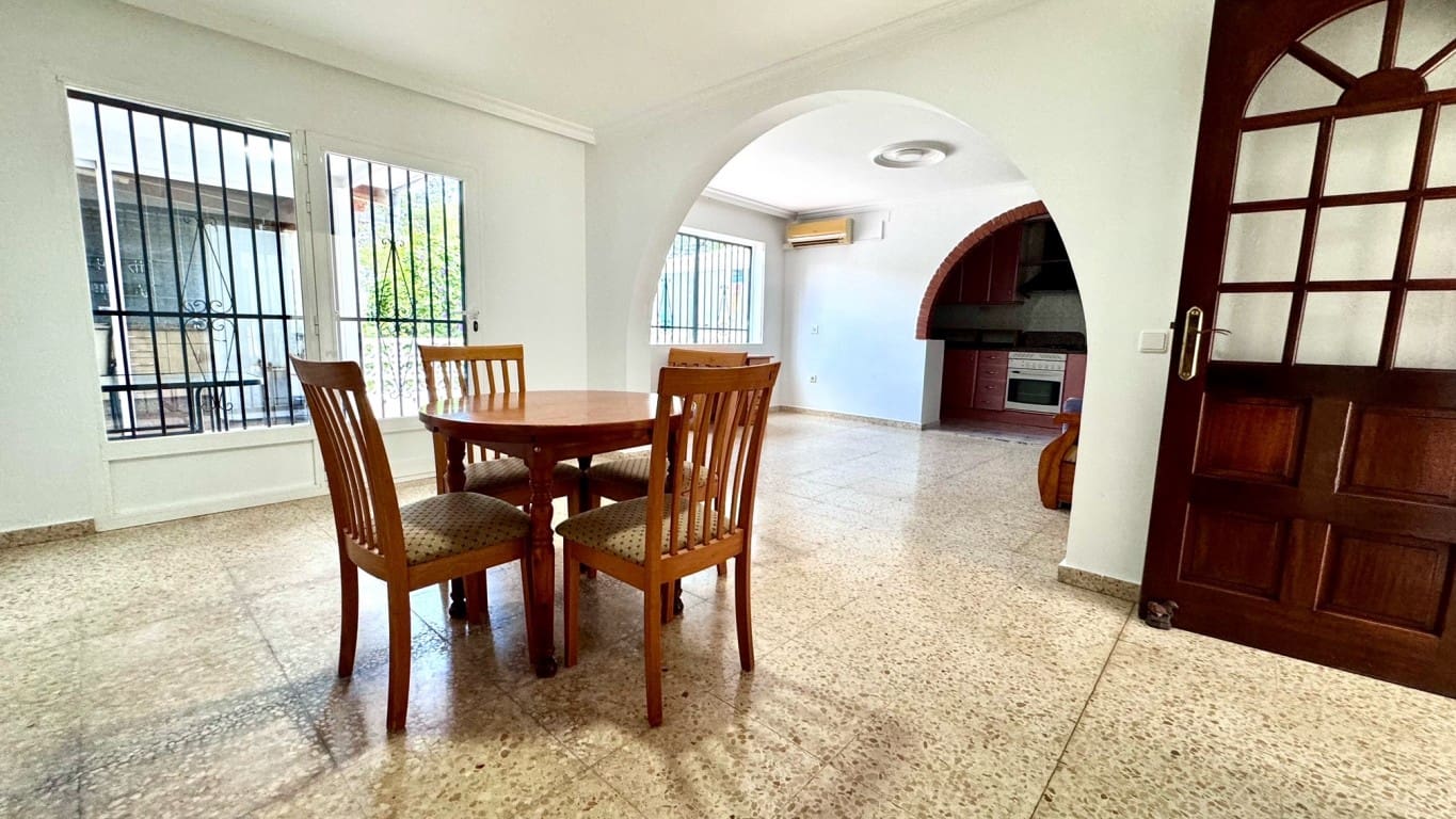 3 makuuhuone Huvila myytävänä paikassa La Nucia mukana uima-altaan - 255 000 € (Ref: 8481806)