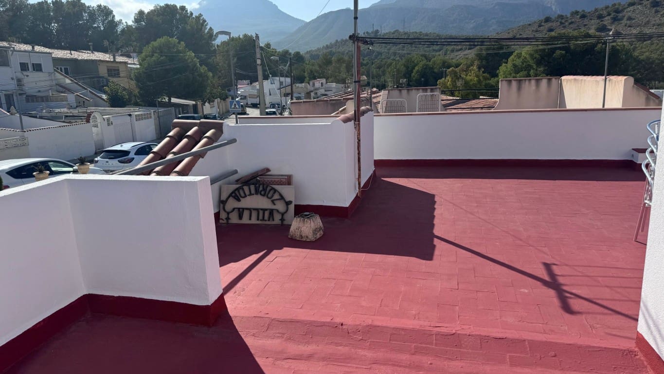 3 makuuhuone Huvila myytävänä paikassa La Nucia mukana uima-altaan - 255 000 € (Ref: 8481806)