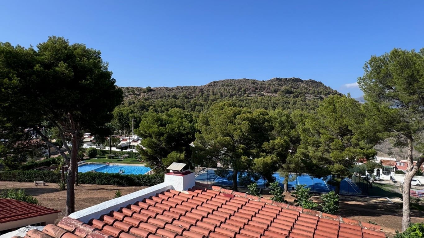 3 makuuhuone Huvila myytävänä paikassa La Nucia mukana uima-altaan - 255 000 € (Ref: 8481806)