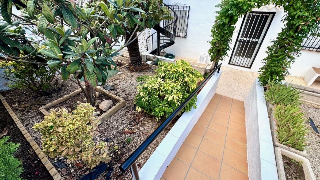 3 makuuhuone Huvila myytävänä paikassa La Nucia mukana uima-altaan - 255 000 € (Ref: 8481806)