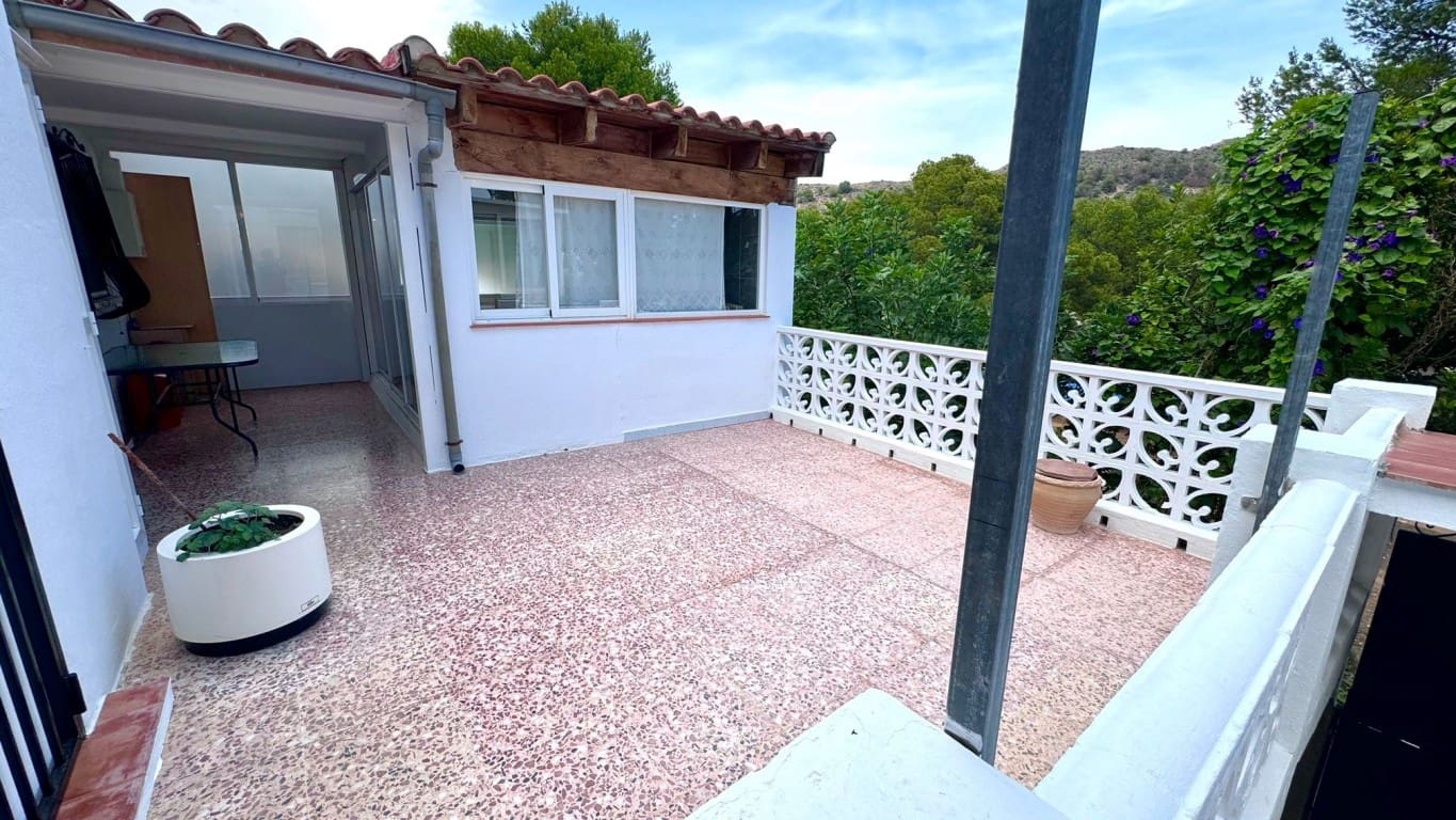 3 makuuhuone Huvila myytävänä paikassa La Nucia mukana uima-altaan - 255 000 € (Ref: 8481806)