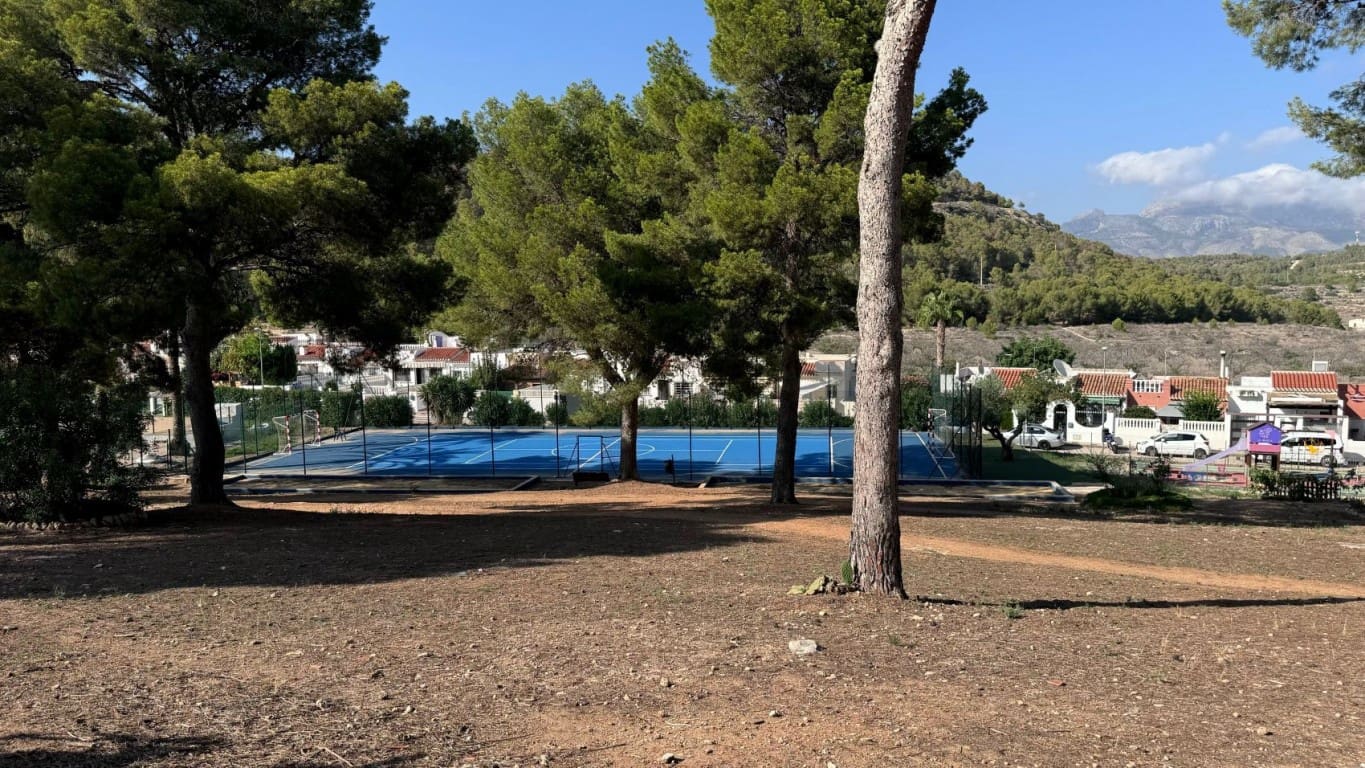 3 makuuhuone Huvila myytävänä paikassa La Nucia mukana uima-altaan - 255 000 € (Ref: 8481806)