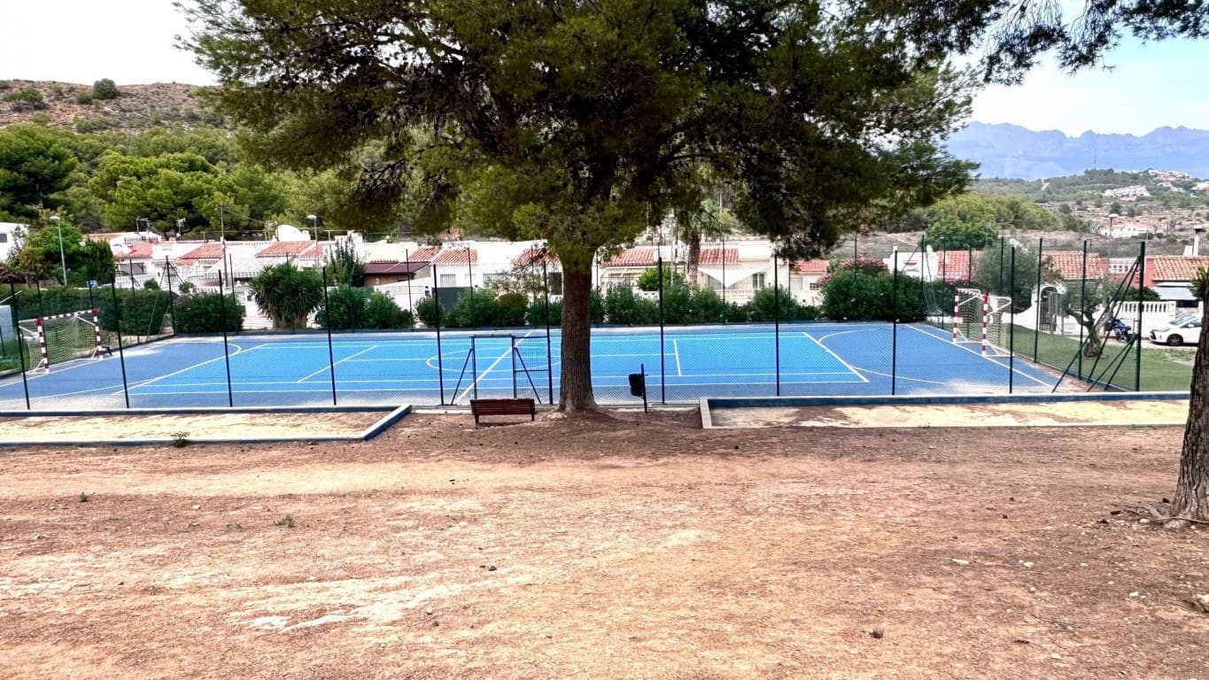 3 makuuhuone Huvila myytävänä paikassa La Nucia mukana uima-altaan - 255 000 € (Ref: 8481806)