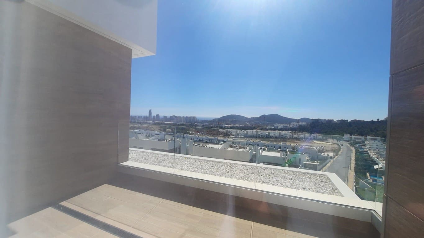 3 bedroom Villa for sale in Finestrat with pool - € 1,750,000 (Ref: 8598635)