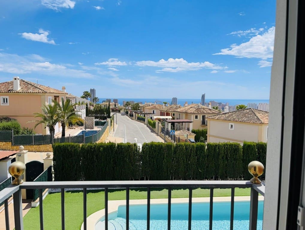 4 soverom Villa til salgs i Finestrat med svømmebasseng - € 810 000 (Ref: 8600858)