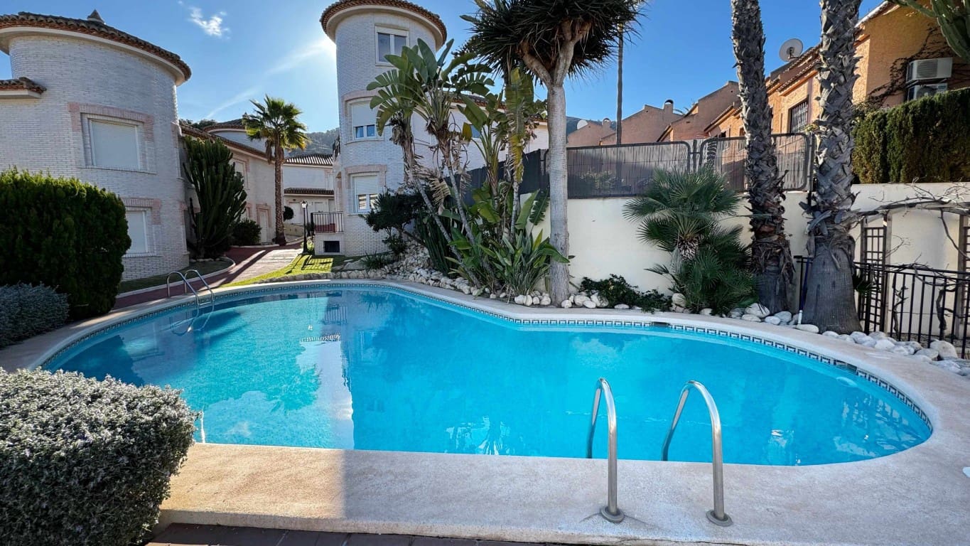 4 bedroom Villa for sale in Albir with pool - € 475,000 (Ref: 8809851)