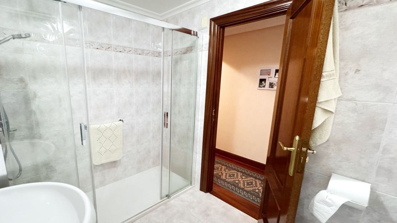 4 bedroom Villa for sale in Albir with pool - € 475,000 (Ref: 8809851)