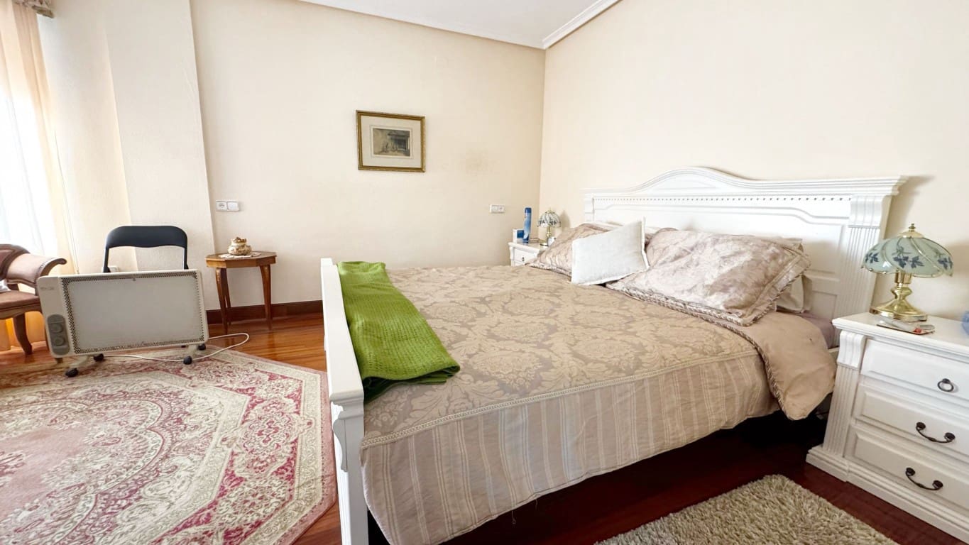 4 bedroom Villa for sale in Albir with pool - € 475,000 (Ref: 8809851)