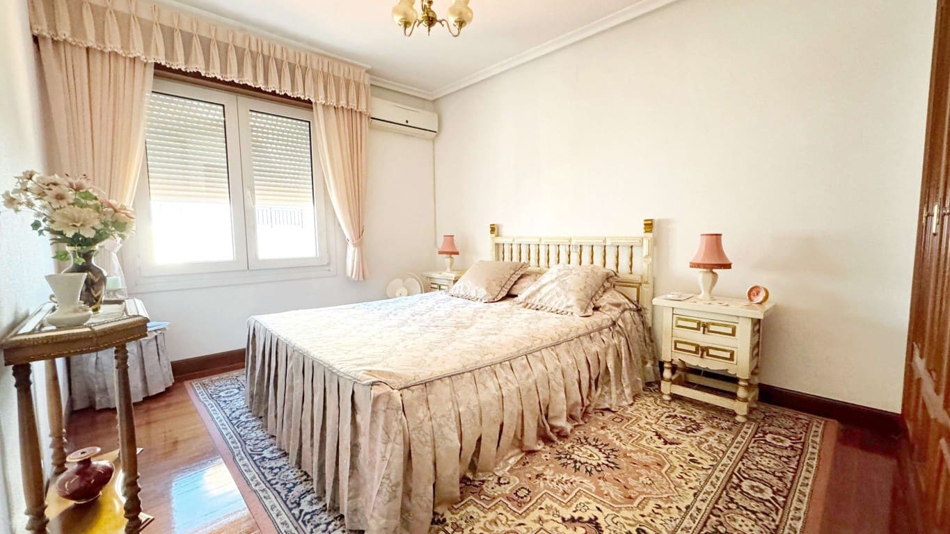 4 bedroom Villa for sale in Albir with pool - € 475,000 (Ref: 8809851)