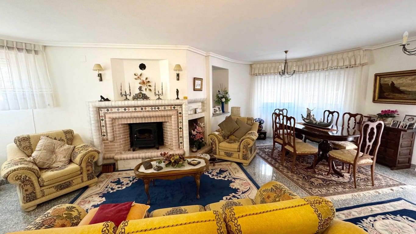 4 bedroom Villa for sale in Albir with pool - € 475,000 (Ref: 8809851)