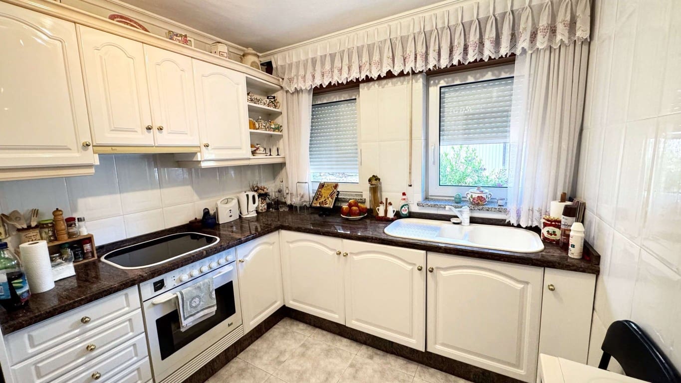 4 bedroom Villa for sale in Albir with pool - € 475,000 (Ref: 8809851)