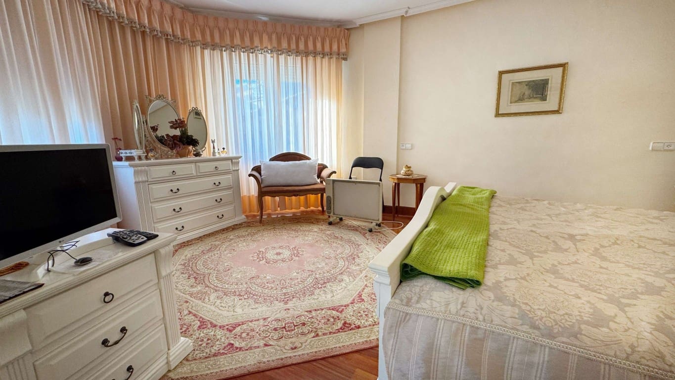 4 bedroom Villa for sale in Albir with pool - € 475,000 (Ref: 8809851)