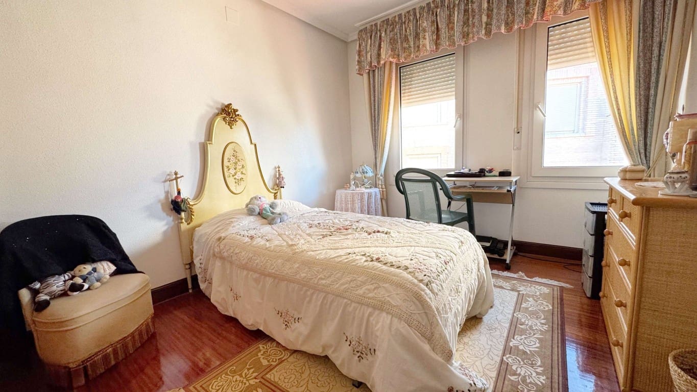 4 bedroom Villa for sale in Albir with pool - € 475,000 (Ref: 8809851)