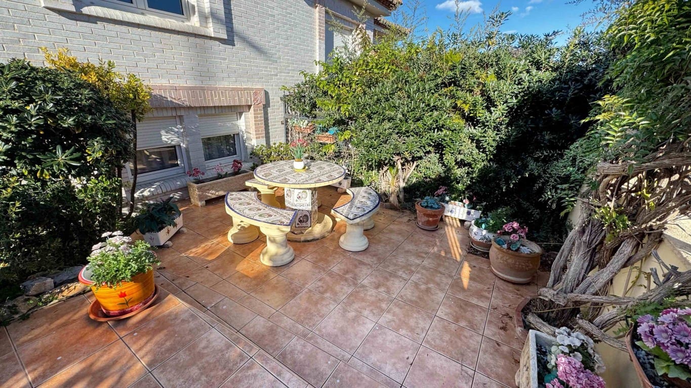 4 bedroom Villa for sale in Albir with pool - € 475,000 (Ref: 8809851)