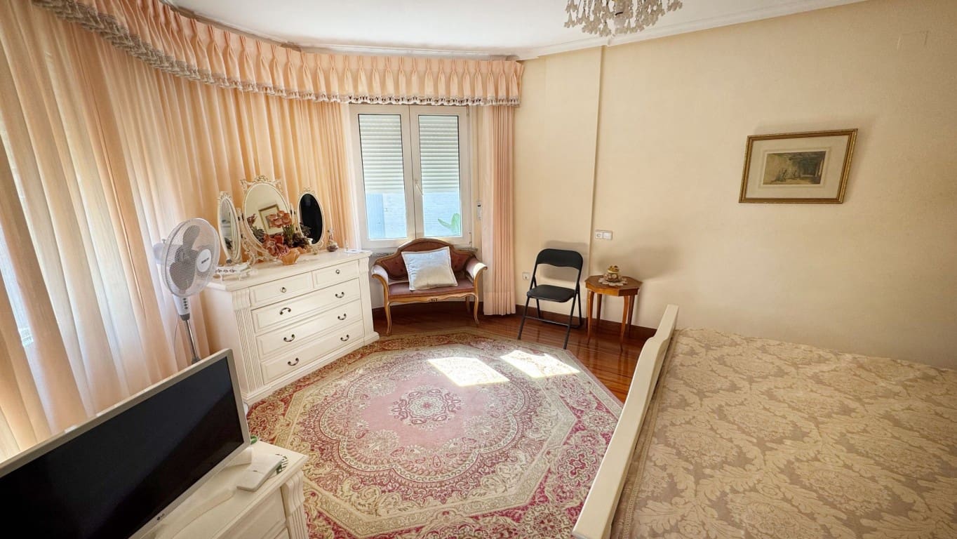 4 Zimmer Villa zu verkaufen in Albir mit Pool - 475.000 € (Ref: 8809851)