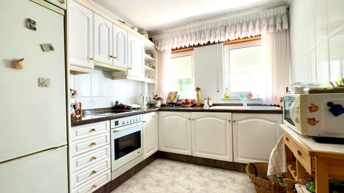 4 Zimmer Villa zu verkaufen in Albir mit Pool - 475.000 € (Ref: 8809851)