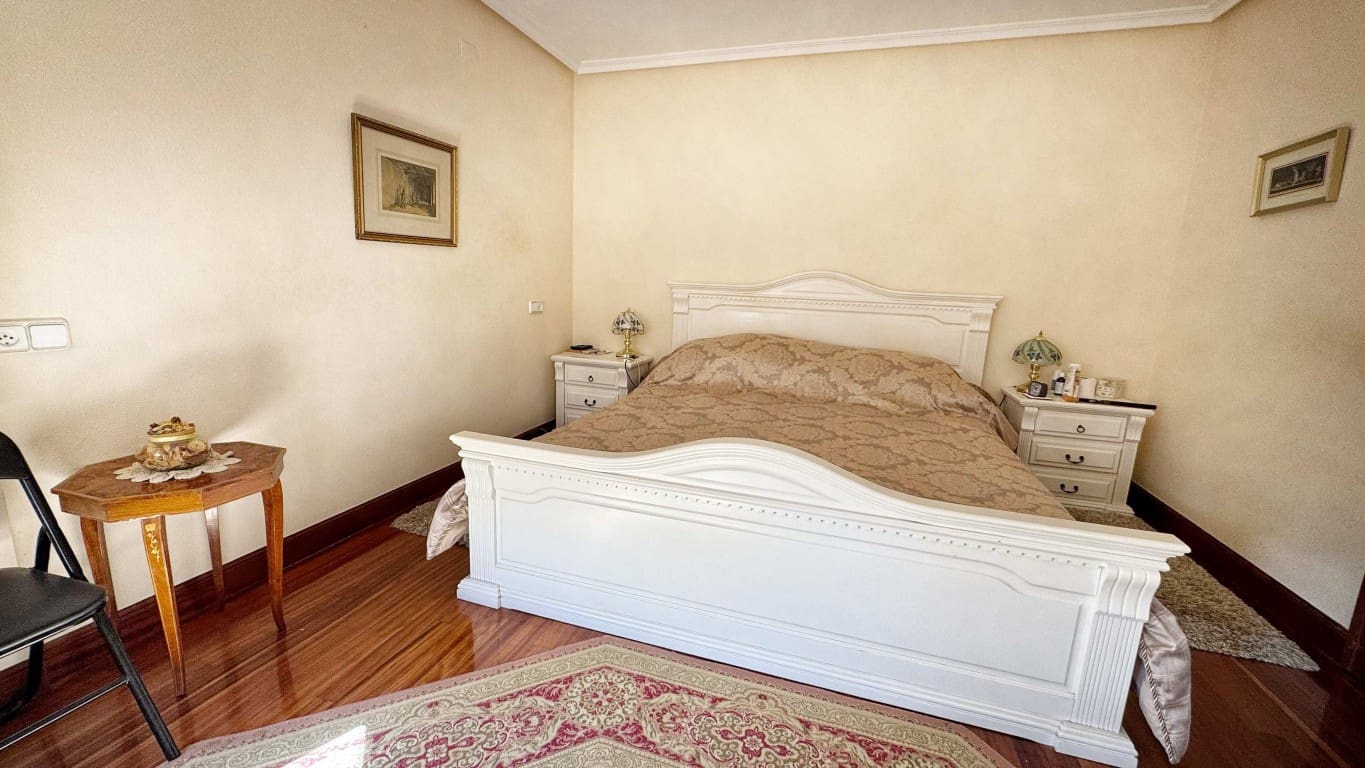 4 Zimmer Villa zu verkaufen in Albir mit Pool - 475.000 € (Ref: 8809851)