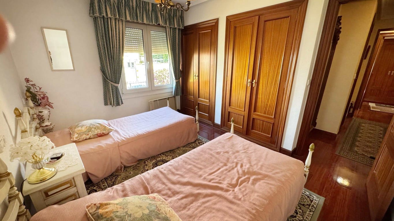 4 Zimmer Villa zu verkaufen in Albir mit Pool - 475.000 € (Ref: 8809851)