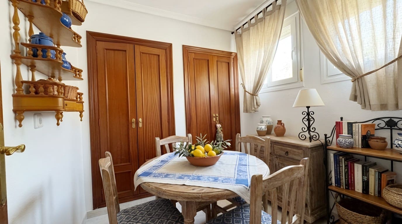 4 Zimmer Villa zu verkaufen in Albir mit Pool - 475.000 € (Ref: 8809851)