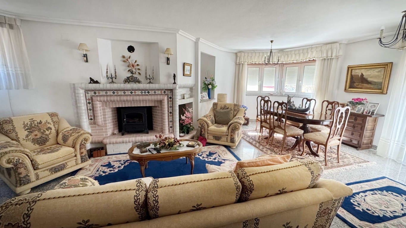 4 Zimmer Villa zu verkaufen in Albir mit Pool - 475.000 € (Ref: 8809851)