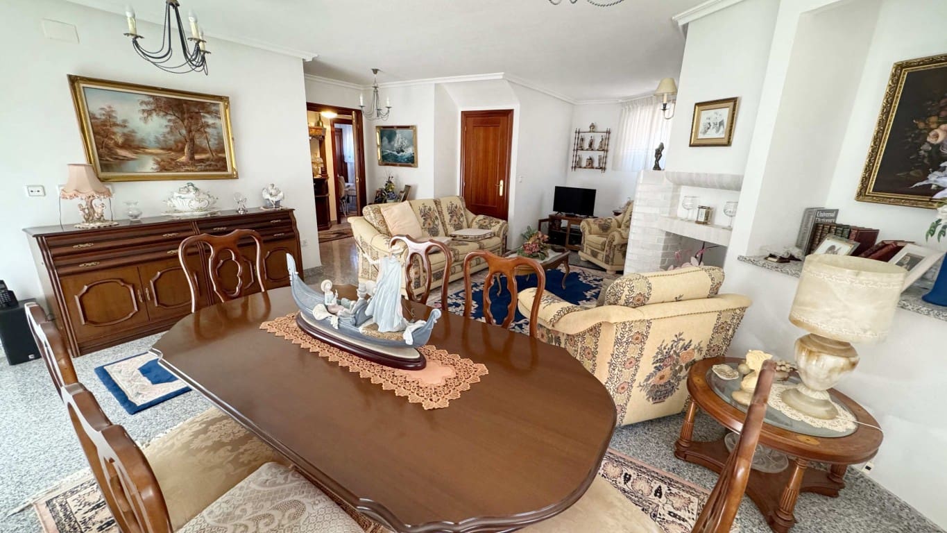 4 Zimmer Villa zu verkaufen in Albir mit Pool - 475.000 € (Ref: 8809851)