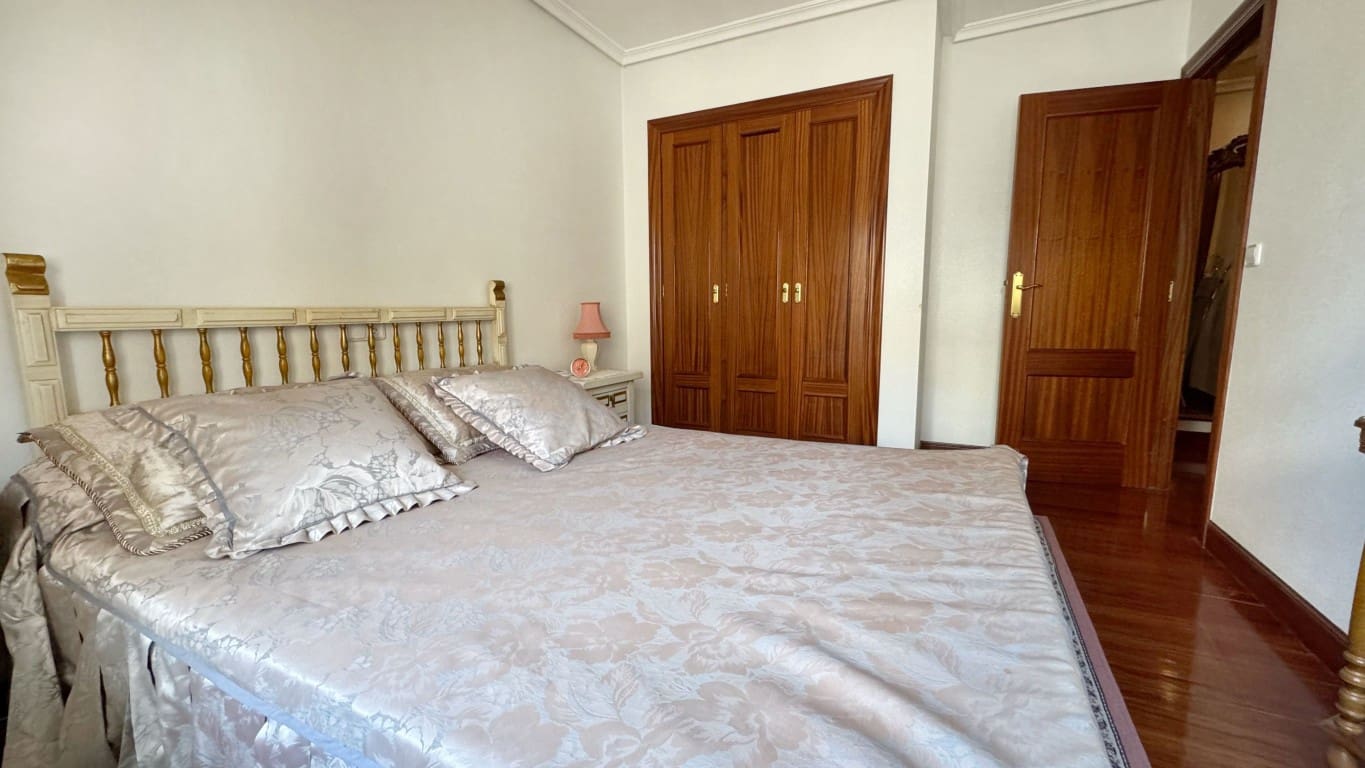 4 Zimmer Villa zu verkaufen in Albir mit Pool - 475.000 € (Ref: 8809851)