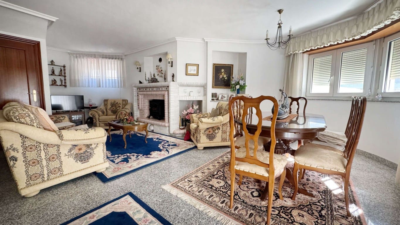 4 Zimmer Villa zu verkaufen in Albir mit Pool - 475.000 € (Ref: 8809851)