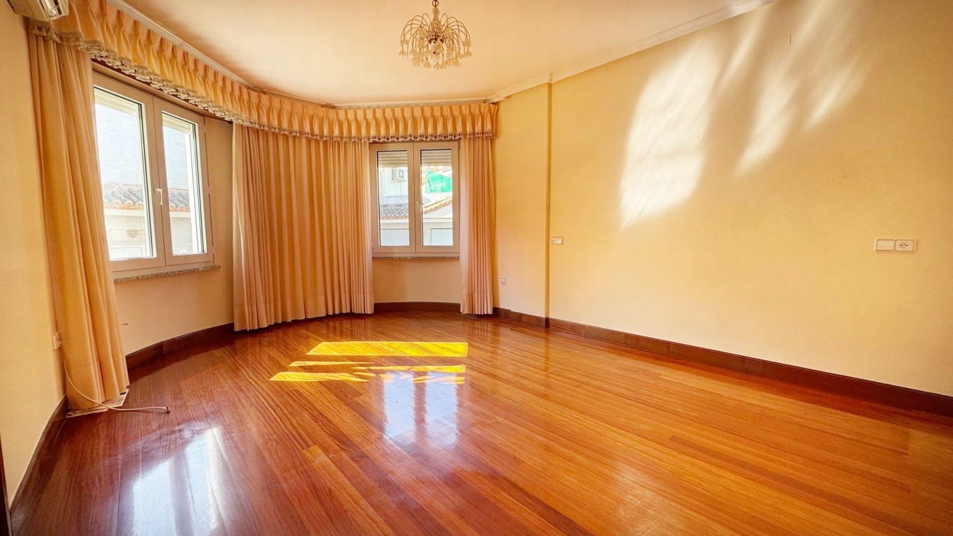 4 Zimmer Villa zu verkaufen in Albir mit Pool - 425.000 € (Ref: 8809851)