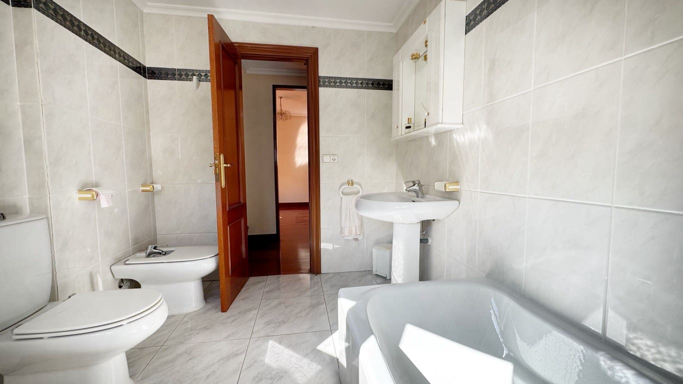 4 Zimmer Villa zu verkaufen in Albir mit Pool - 425.000 € (Ref: 8809851)