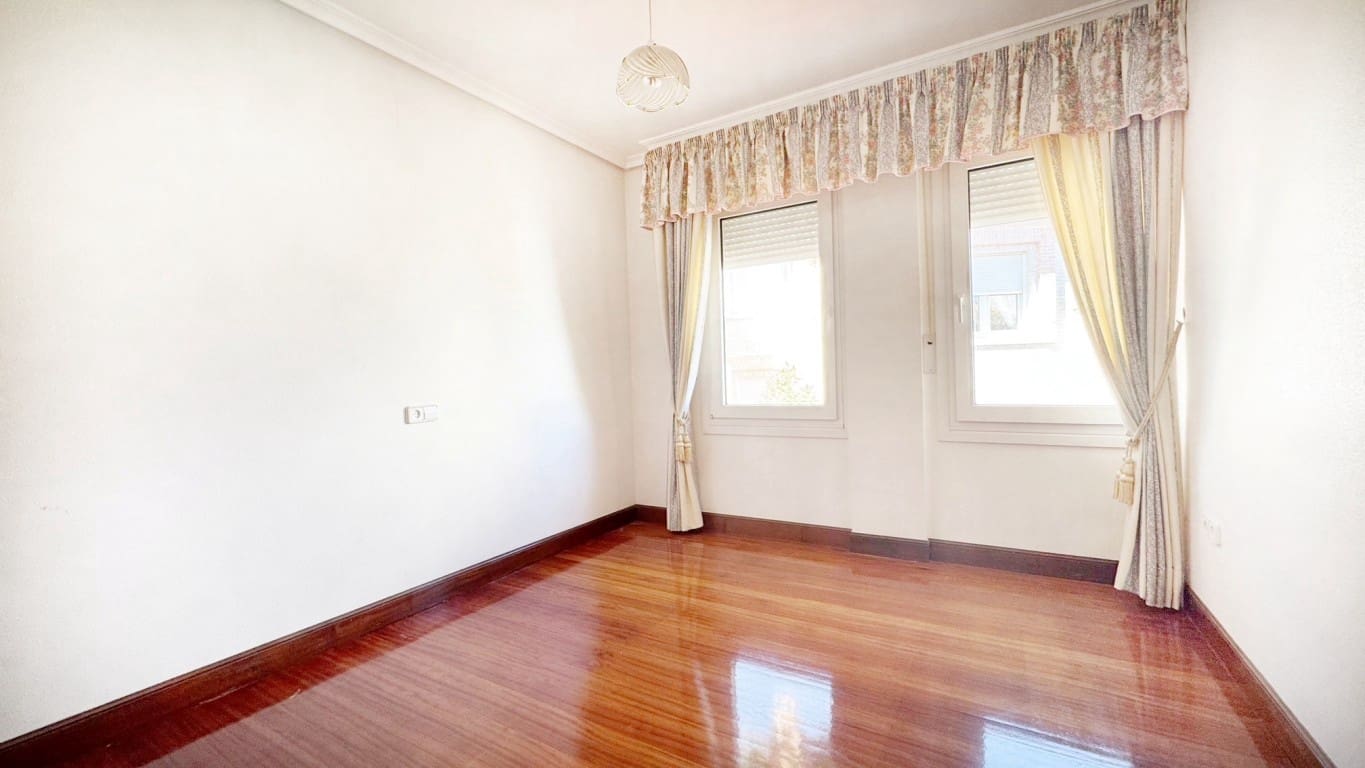 4 Zimmer Villa zu verkaufen in Albir mit Pool - 425.000 € (Ref: 8809851)
