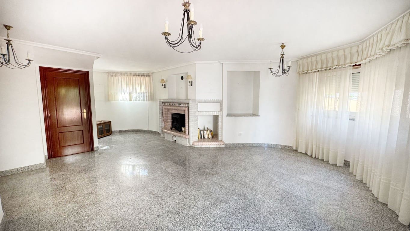 4 Zimmer Villa zu verkaufen in Albir mit Pool - 425.000 € (Ref: 8809851)