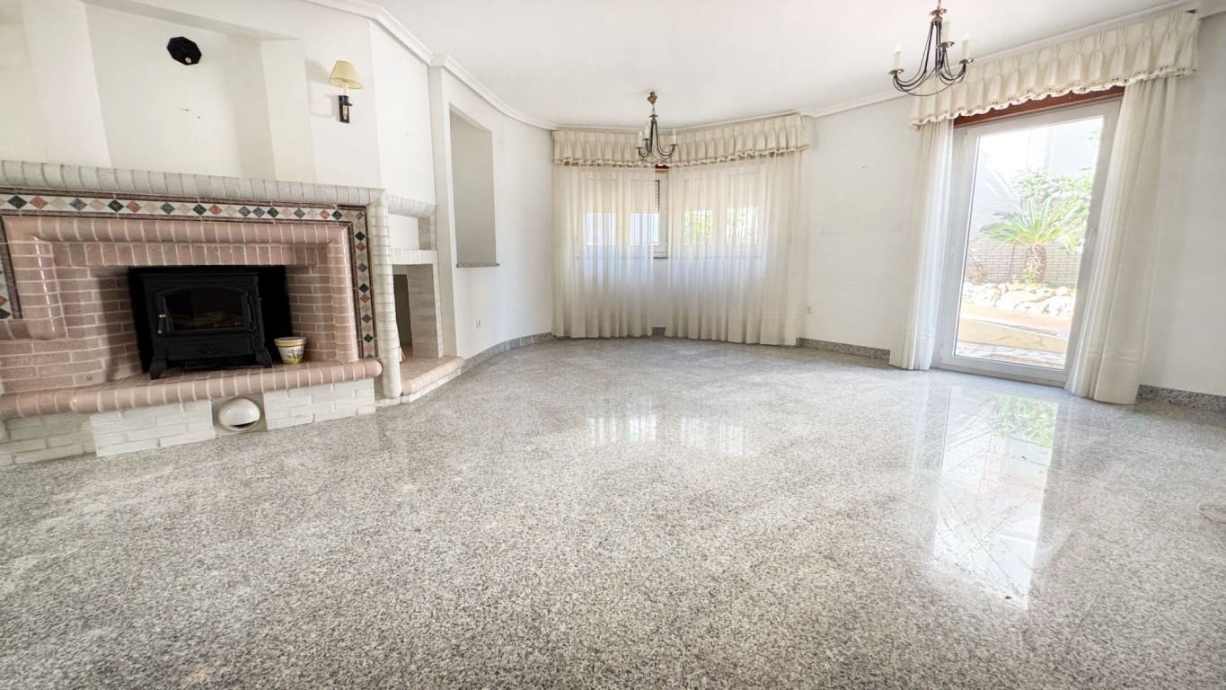 4 Zimmer Villa zu verkaufen in Albir mit Pool - 425.000 € (Ref: 8809851)